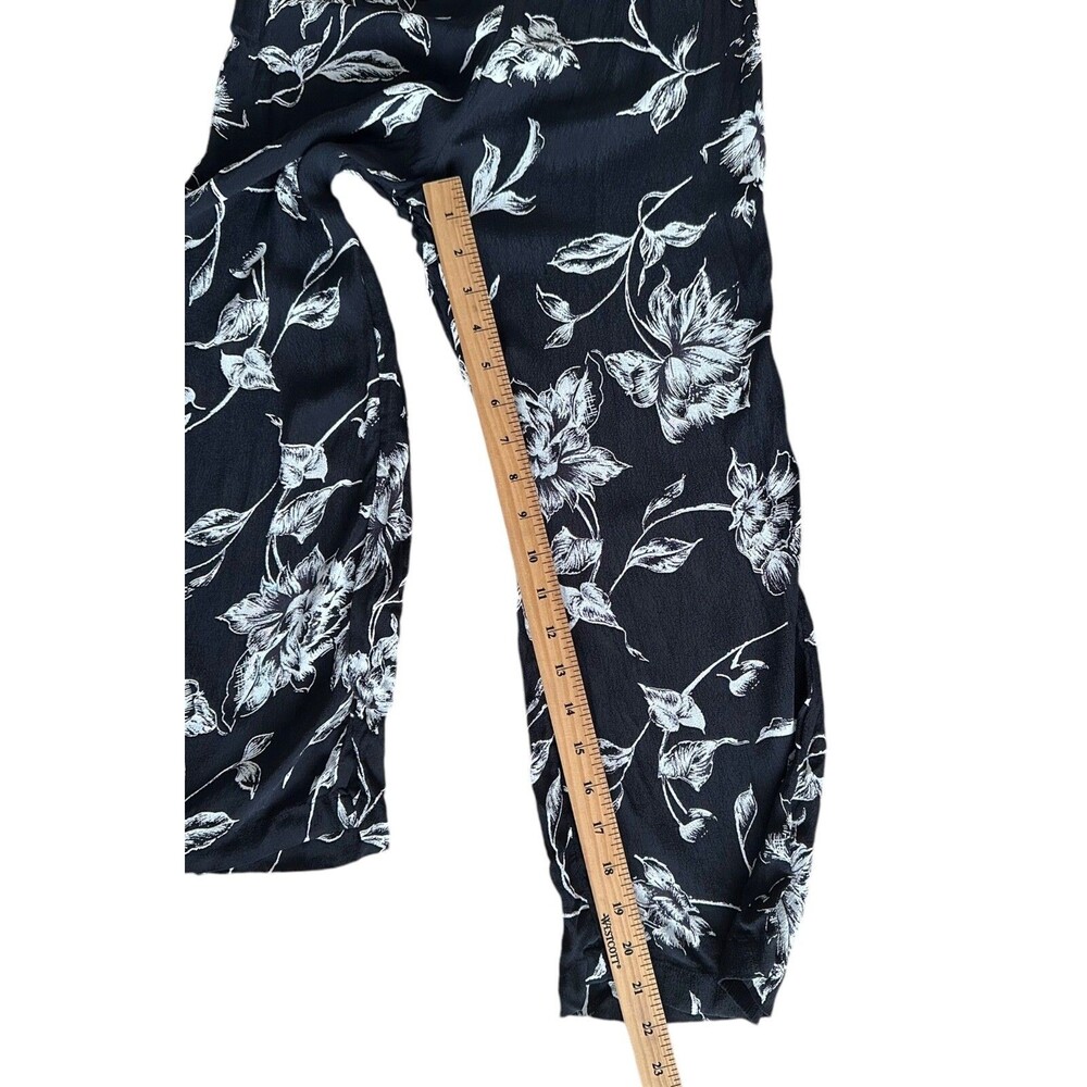 Asos Women's Cropped Viscose Jumpsuit 3/4 Sleeve Size 0 Black White Printed - Picture 8 of 8